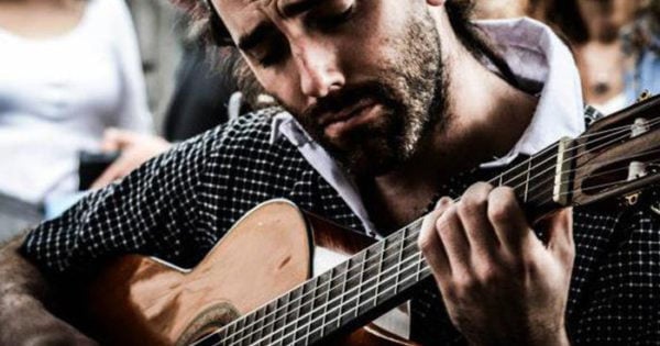 Agustín Luna: “Vivo de y para la música”