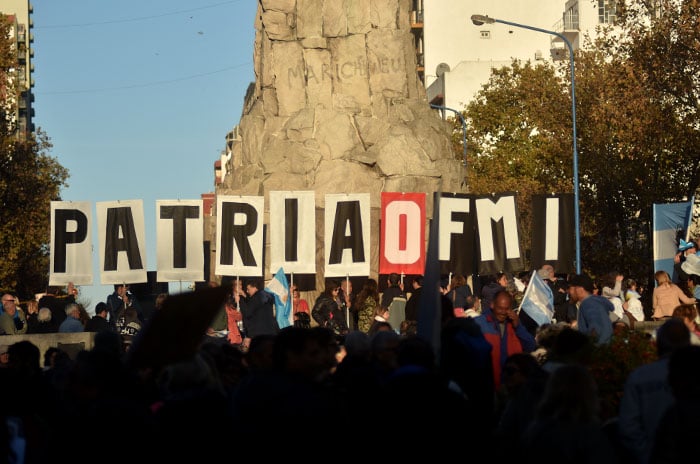 “No al FMI”, el otro acto del 25 de Mayo en las calles de Mar del Plata