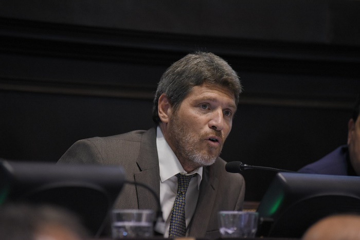 Tarifas: Castello cuestionó a la oposición por un “doble discurso”