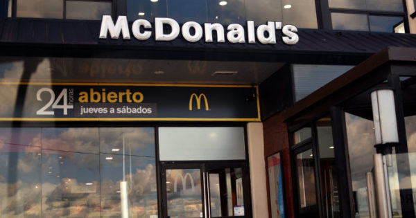 McDonald’s y Burger King recortan salarios y presentismo, también en Mar del Plata