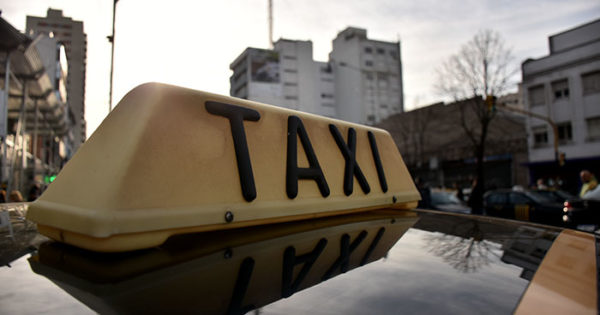 Taxis: el Concejo Deliberante aprobó el aumento desdoblado de la tarifa