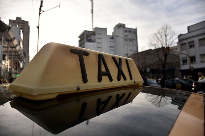 Taxis: el Concejo Deliberante aprobó el aumento desdoblado de la tarifa