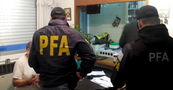 Detuvieron a cuatro falsos agentes fiscales de la AFIP