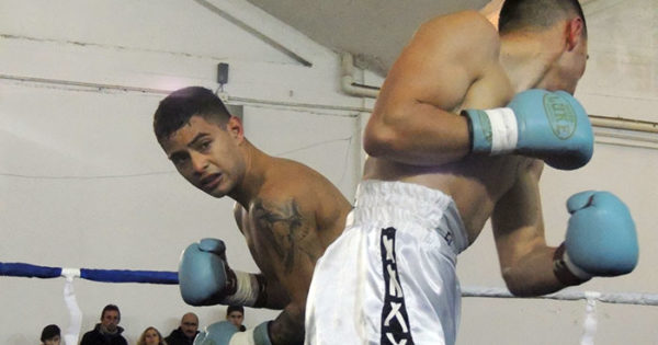 Boxeo: Manríquez perdió por puntos en su debut