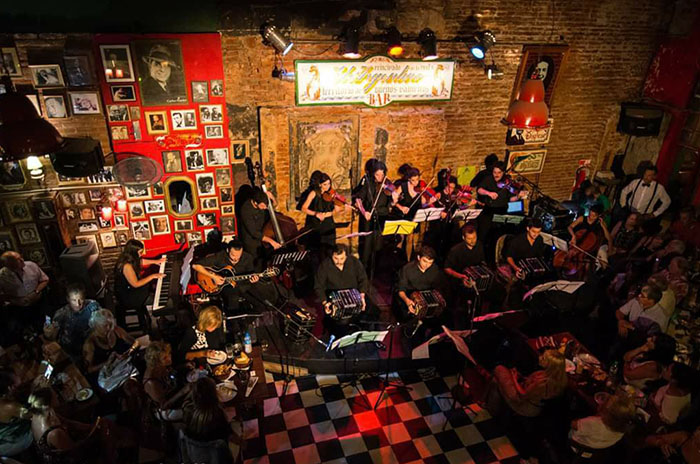 La Orquesta Típica Rayuela presenta “Un poco más al Sur”