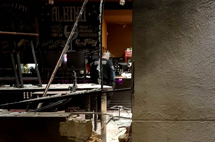 Fuerte explosión y daños en un bar de La Perla