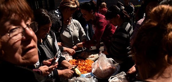 Indigencia y hambre: dura carta de organizaciones sociales a Arroyo