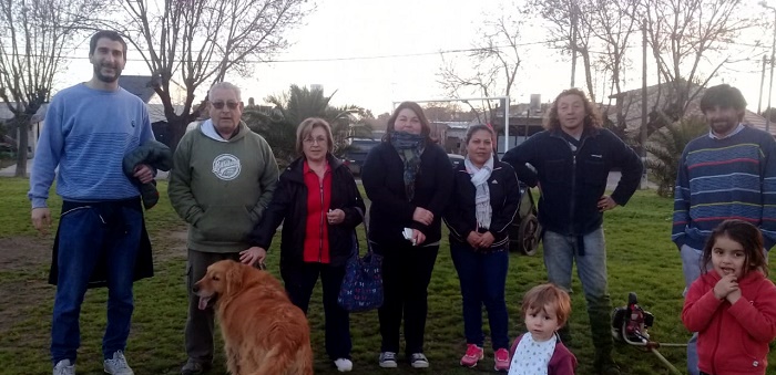 Florencio Sánchez: vecinos cortan el pasto tras la quita del convenio
