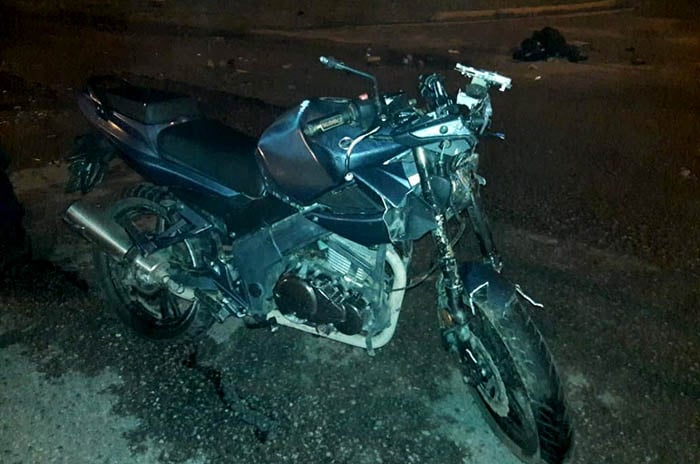 Un motociclista murió al ser arrollado por una camioneta