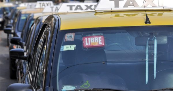 Taxis: primer aval para subir la ficha a $3.50 y la bajada a $52,50