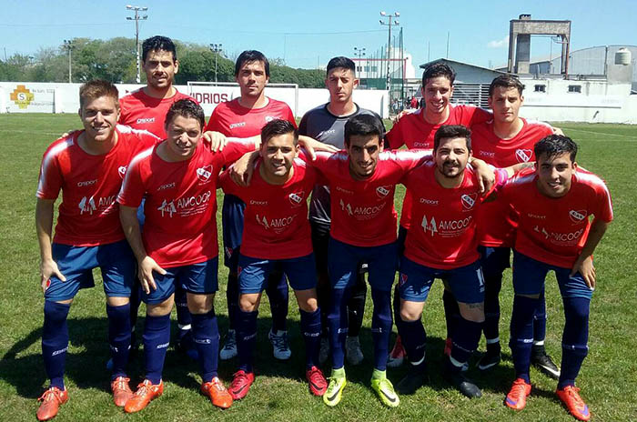 Fútbol local: Independiente empató y clasificó