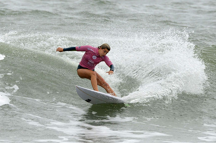 Surf: Josefina Ané se presenta en Brasil