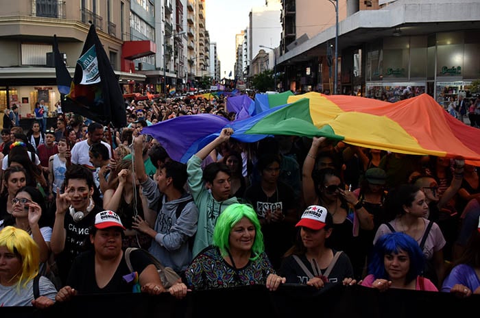 MARCHA DEL ORGULLO LGBTQI  (21)