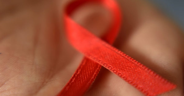 SIDA: denuncian estancamiento, recortes presupuestarios y falta de prevención