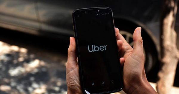 Vuelve la polémica: el oficialismo busca regular aplicaciones como Uber