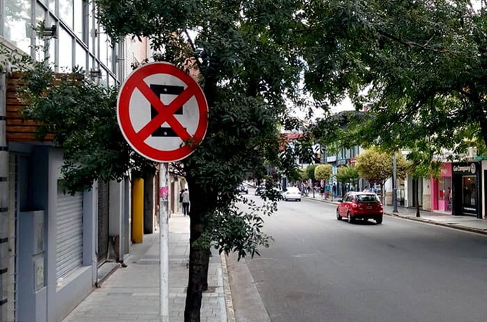 Avanza el pedido para habilitar el estacionamiento en calle La Rioja