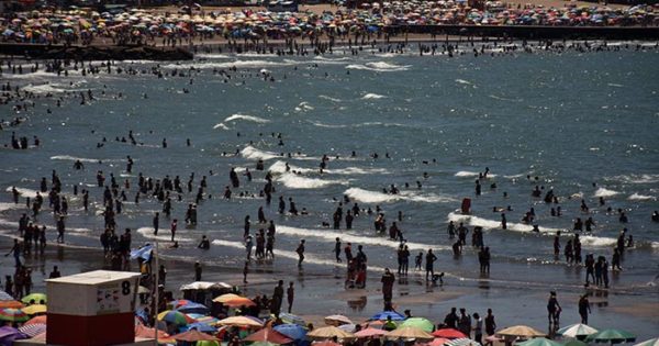 Playas: el gobierno destaca la “alta calidad” del agua para uso recreativo