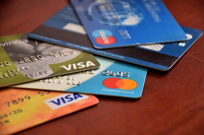 Tarjetas de crédito: vencimientos con tres meses de gracia y en nueve cuotas