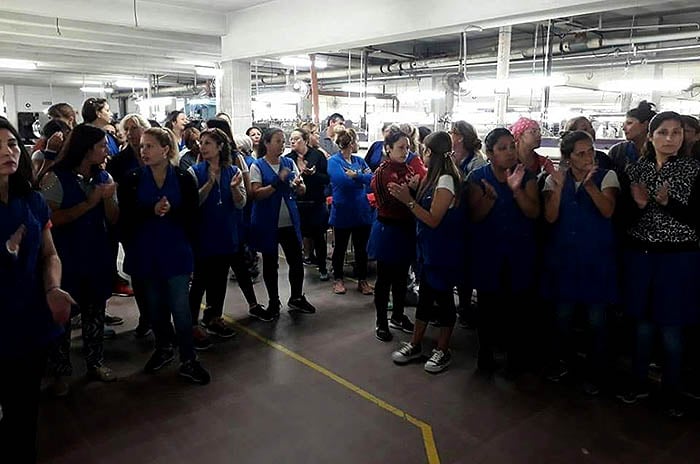 Histórico paro de las trabajadoras de la fábrica Textilana