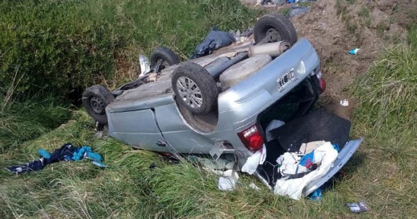 Ruta 11: un hombre perdió el control de su vehículo, volcó y murió