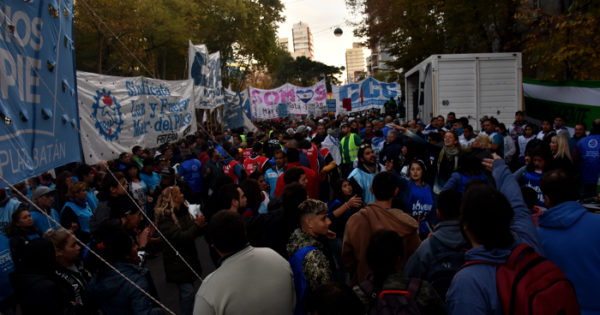 #30A: el paro general se cerró con marchas y un acto en el centro