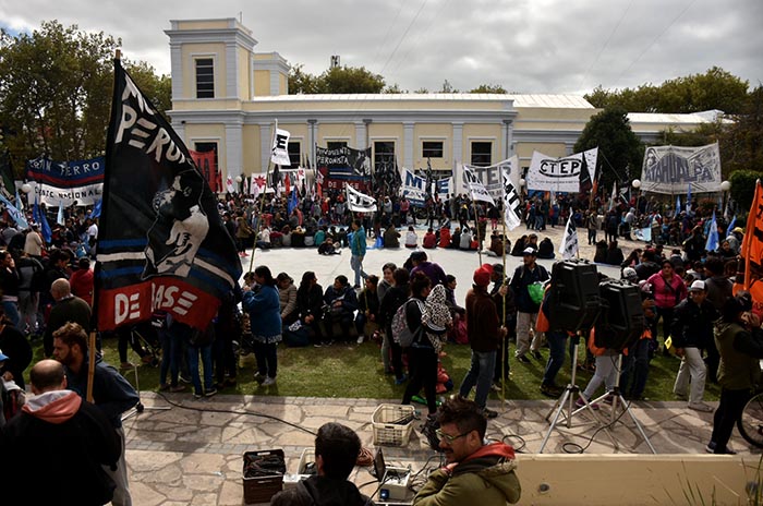 Movilización y ollas populares en Güemes contra el ajuste