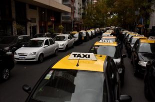 Al no poder renovar los autos, aprobaron otra prórroga de la vida útil de taxis y remises