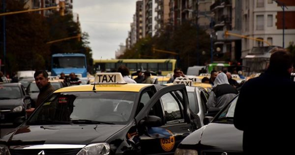 Derogan una ordenanza para agilizar el ingreso de choferes de taxis y remises