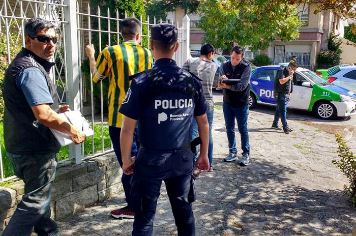 Tres cuidacoches fueron detenidos en la zona comercial de Güemes
