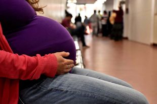 Coronavirus: ratifican que las embarazadas están entre los grupos prioritarios en la vacunación