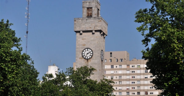 Tras más de una década, vuelve a funcionar el reloj de la Municipalidad