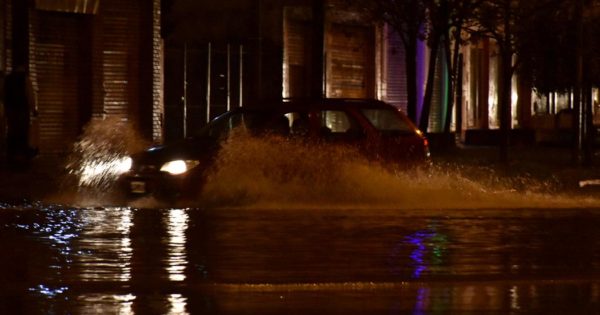 Diluvio en Mar del Plata: 75 milímetros, 60 intervenciones y una familia evacuada