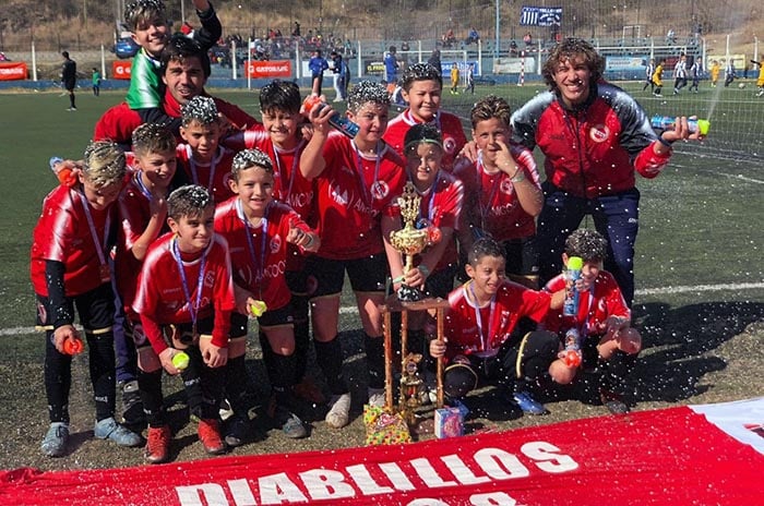 Tres podios para los juveniles de Independiente en Córdoba