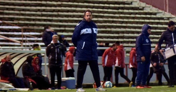 Juan Pablo Pumpido dejó de ser el entrenador de Alvarado