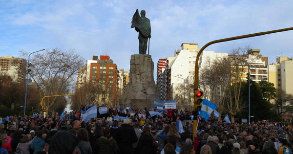 En Mar del Plata también marcharon en apoyo a Macri