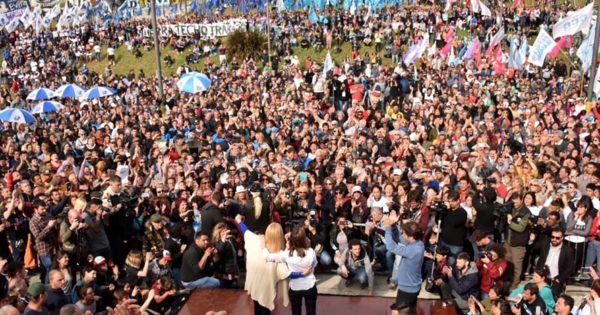 Kicillof en Mar del Plata: multitudinario acto en el Puerto junto a Raverta