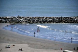 Temporada y covid: garantizan seguridad en el agua de consumo y bañabilidad en playas