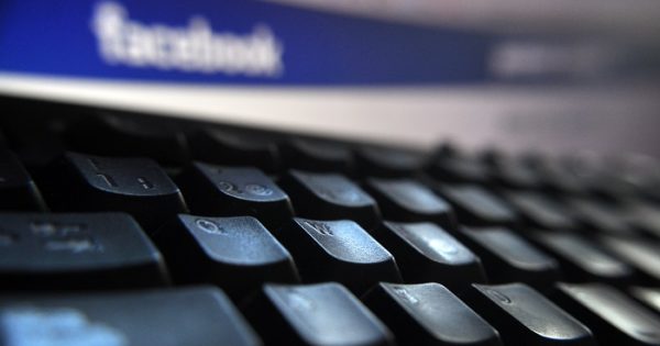 Investigan una estafa por $75 mil a una mujer en un alquiler por Facebook