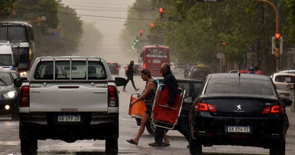 Rige un alerta meteorológico en Mar del Plata por tormentas fuertes
