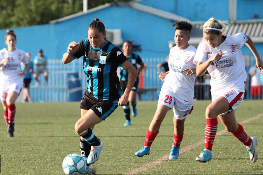 Fútbol femenino: Milagros Menéndez, titular en la goleada de Racing