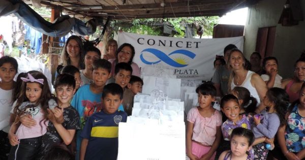 El Conicet Mar del Plata donó canastas navideñas a 60 familias