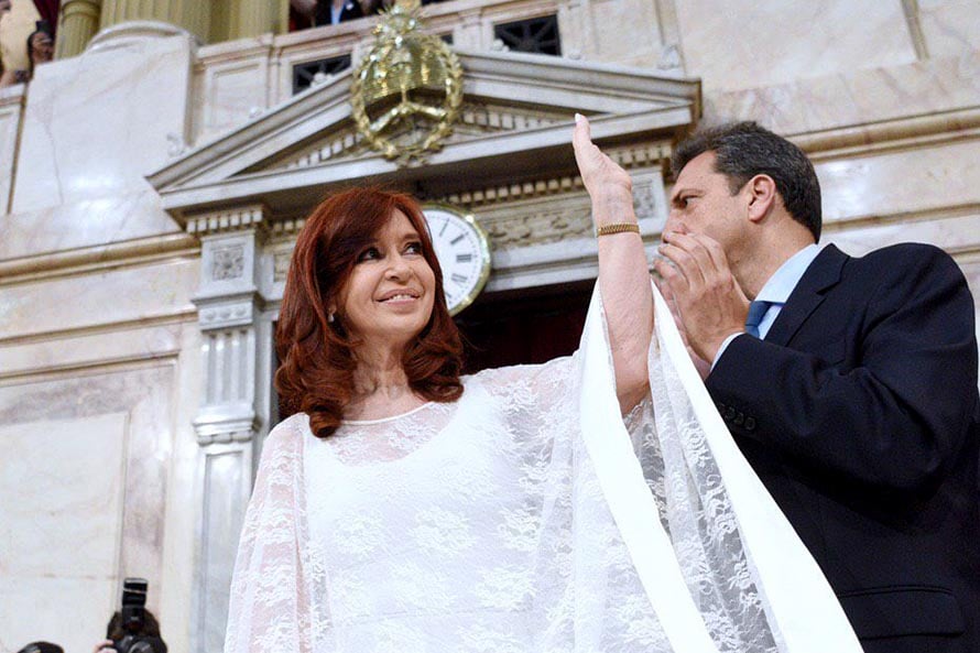 Cristina Fernández: “Le han dejado un país devastado, tierra arrasada”
