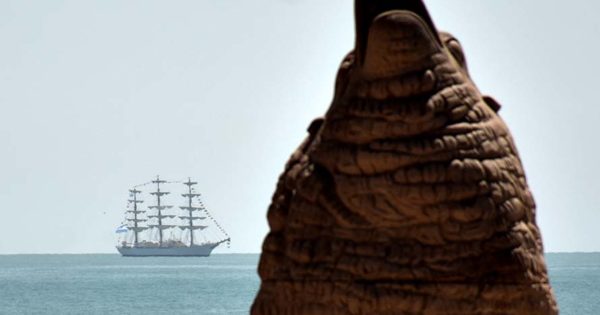 La Fragata Libertad vuelve a la costa de Mar del Plata