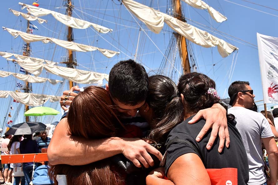 Una nueva llegada de la Fragata Libertad a la ciudad de Mar del Plata, en fotos