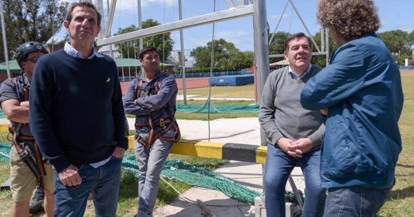 Parque de Deportes: instalaron nuevas luminarias en la pista de atletismo Justo Román
