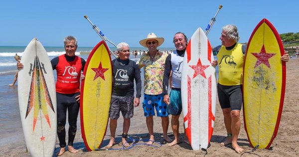 Cuatro generaciones del surf, juntas para honrar la tradición y celebrar el año olímpico