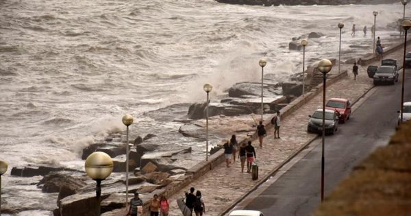 Alertan por tormentas fuertes con lluvias intensas a corto plazo en Mar del Plata