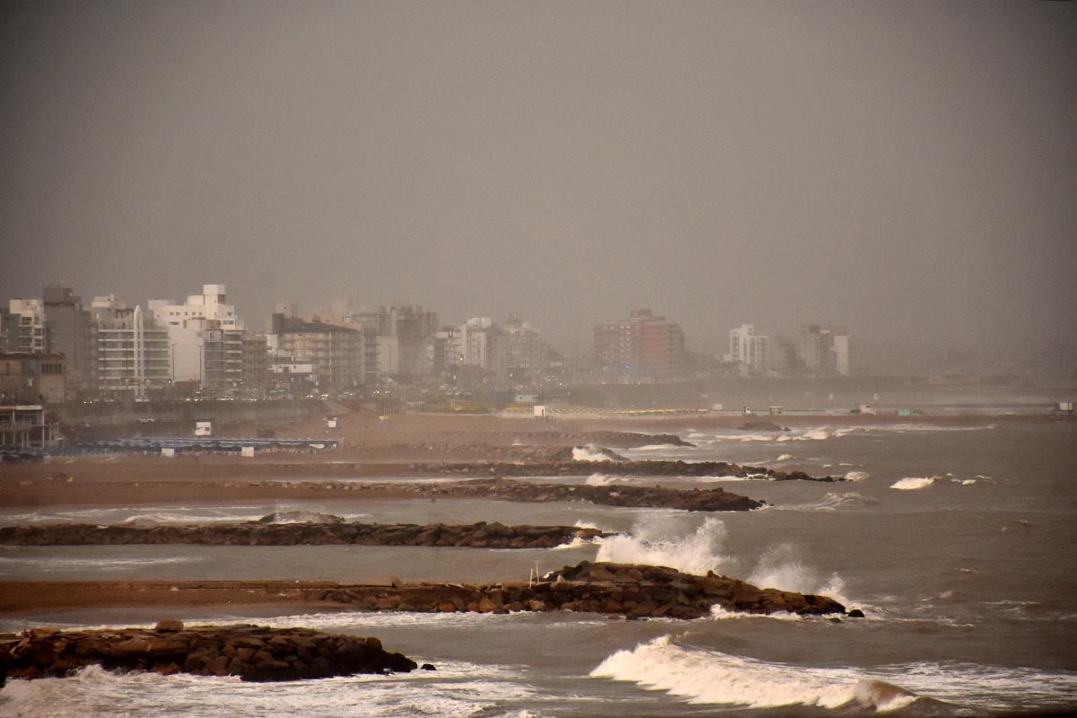 Emiten un alerta meteorológico por lluvias fuertes para Mar del Plata