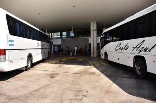 Presencialidad y dudas: familias piden certezas por los pases estudiantiles de Costa Azul