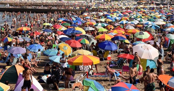 En lo que va del verano creció un 5,4% la llegada de turistas a Mar del Plata